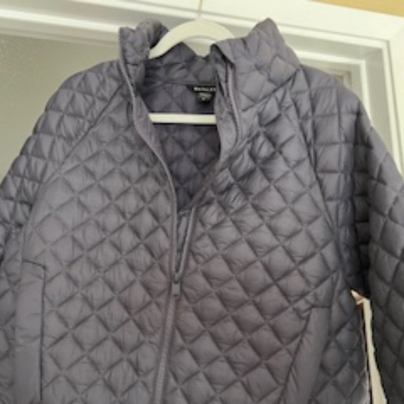 Athleta Whisper Featherless Puffer Jacket - Picture 7 of 7